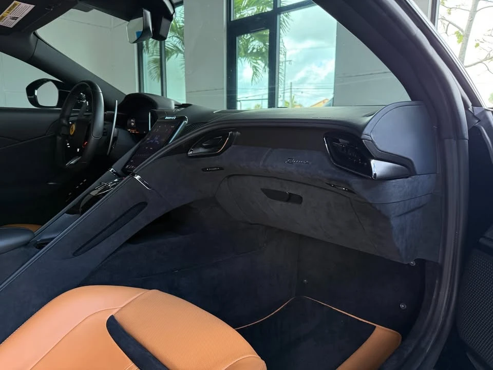 2021 Ferrari Roma - Image 14 of 18