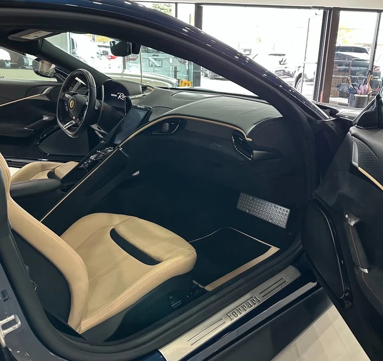2021 Ferrari Roma - Image 14 of 20