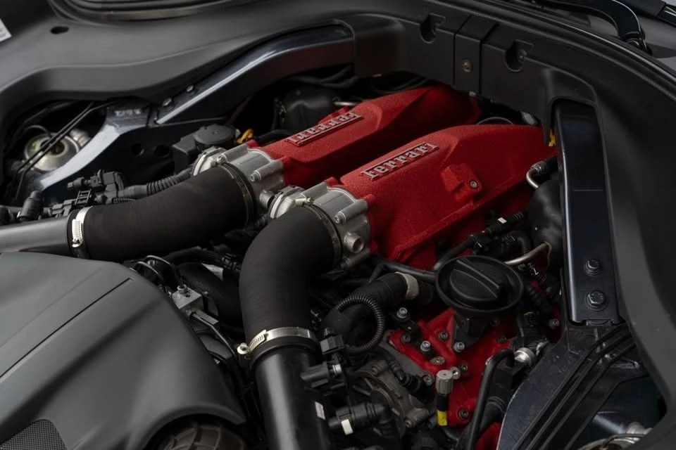 2021 Ferrari Roma - Image 17 of 20