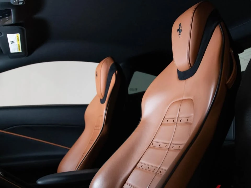 2021 Ferrari Roma - Image 12 of 20