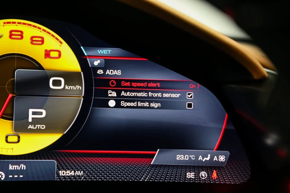 2021 Ferrari Roma - Image 13 of 20