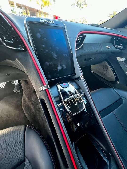 2021 Ferrari Roma - Image 11 of 14