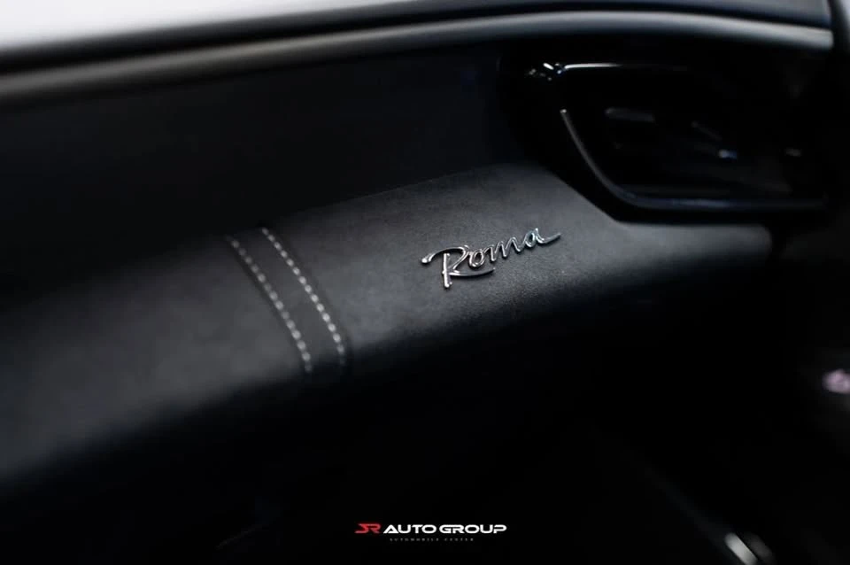 2021 Ferrari Roma - Image 12 of 19