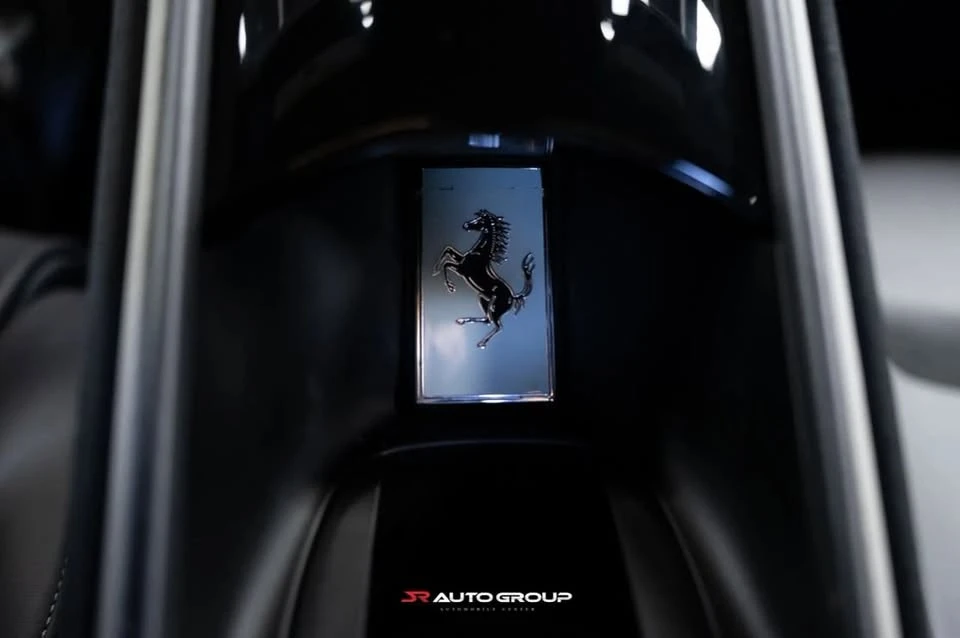 2021 Ferrari Roma - Image 17 of 19