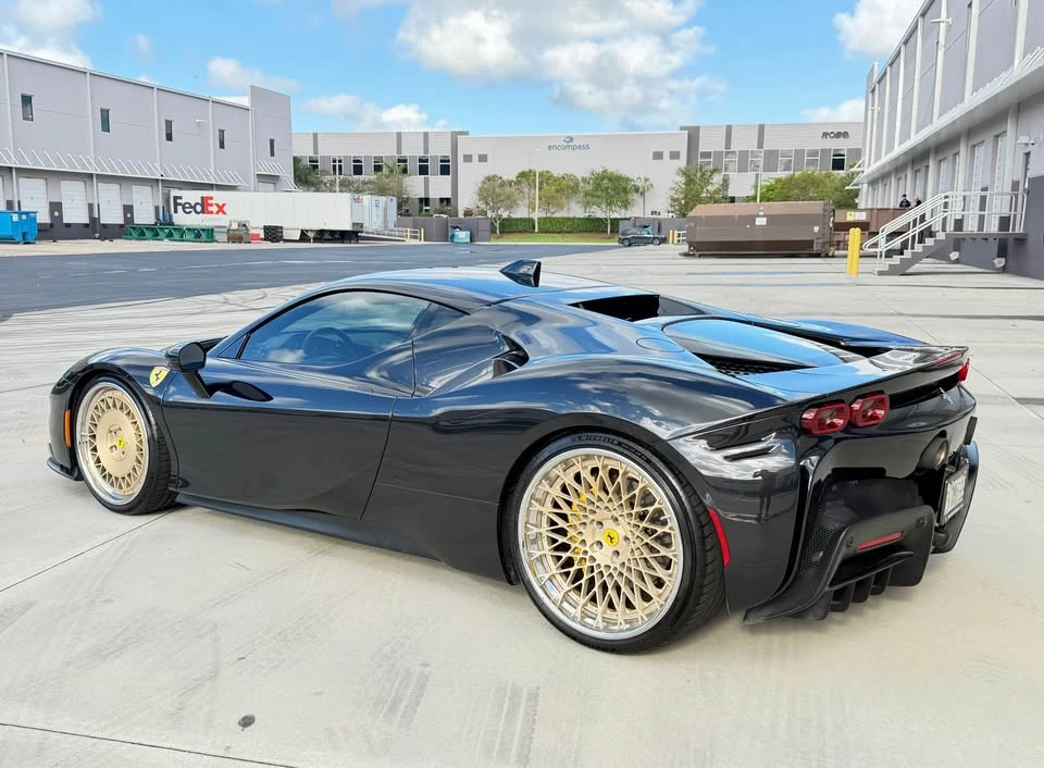 2021 Ferrari SF90 Stradale - Image 5 of 20
