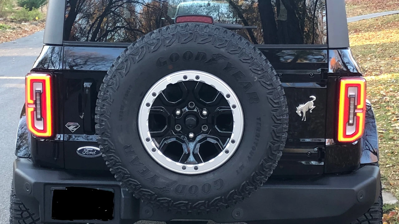 2021 Ford Bronco 6th Gen - Image 10 of 13
