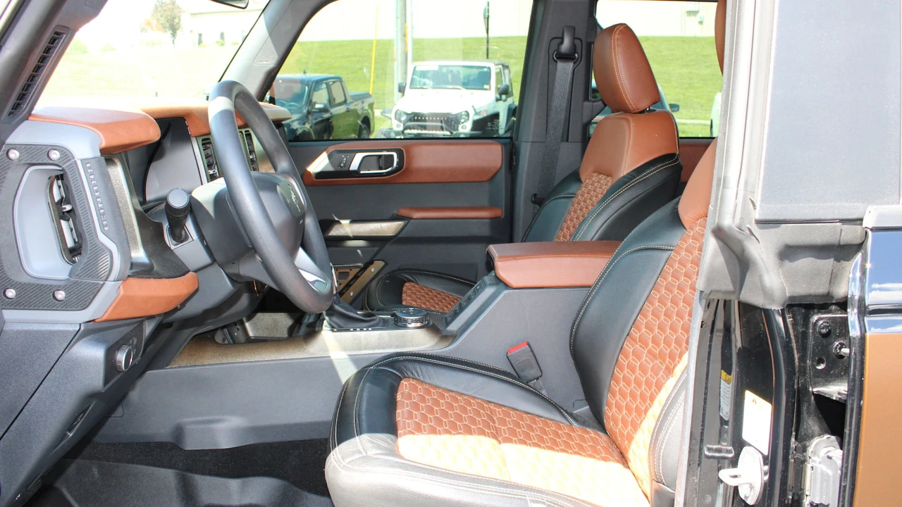 2021 Ford Bronco 6th Gen - Image 4 of 18