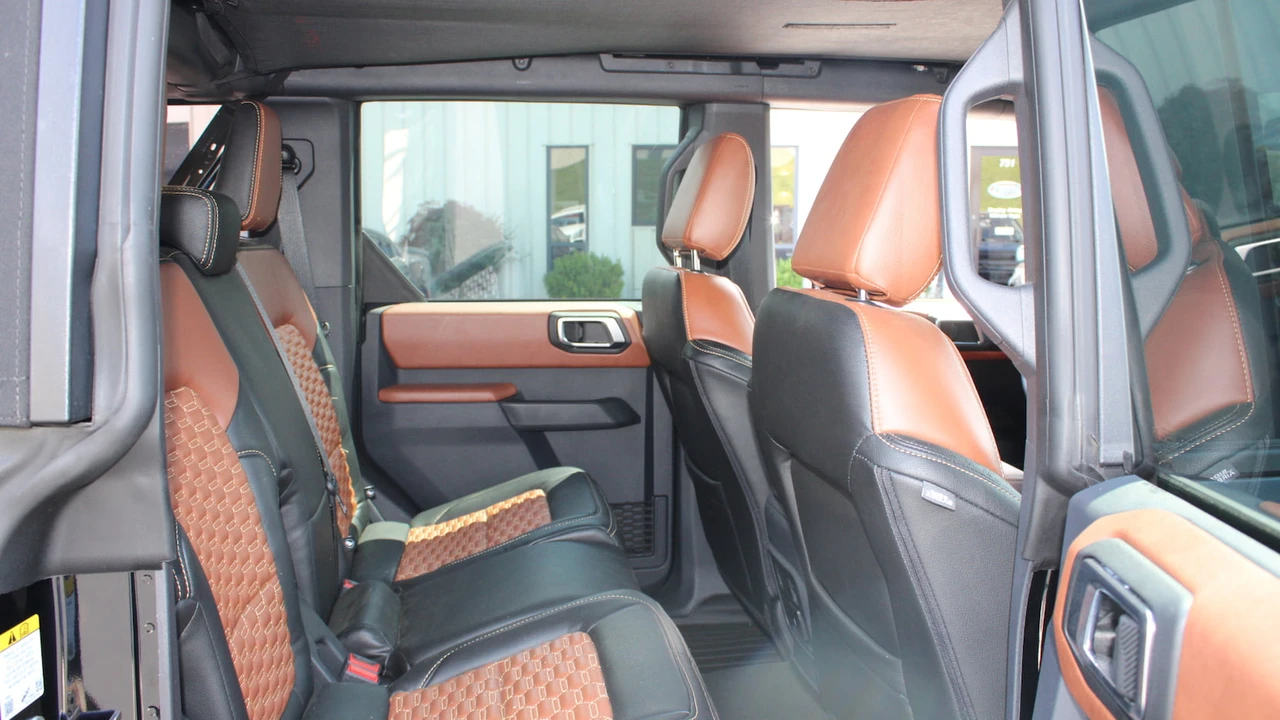 2021 Ford Bronco 6th Gen - Image 6 of 18