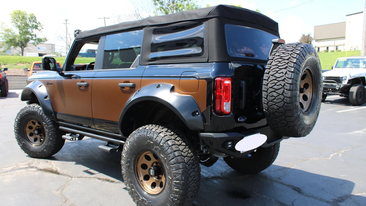 2021 Ford Bronco 6th Gen - Image 17 of 18