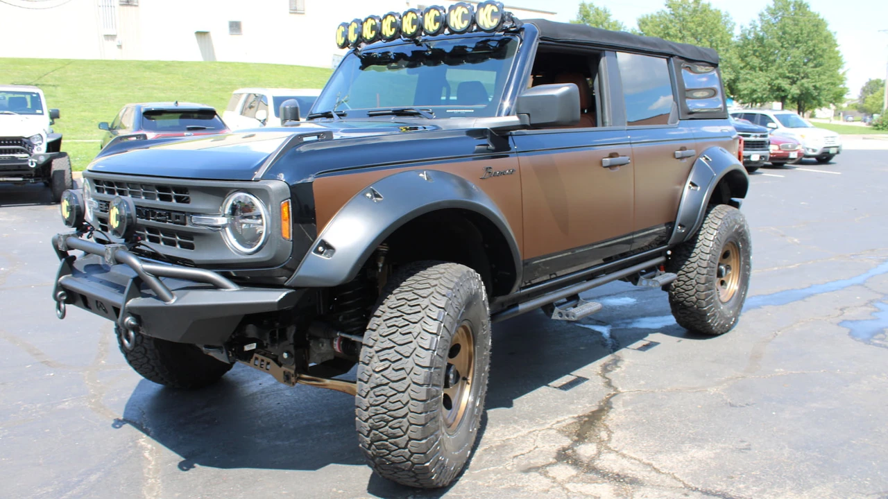 2021 Ford Bronco 6th Gen - Image 18 of 18