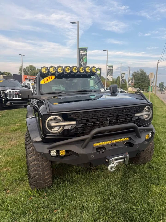 2021 Ford Bronco 6th Gen - Image 2 of 8
