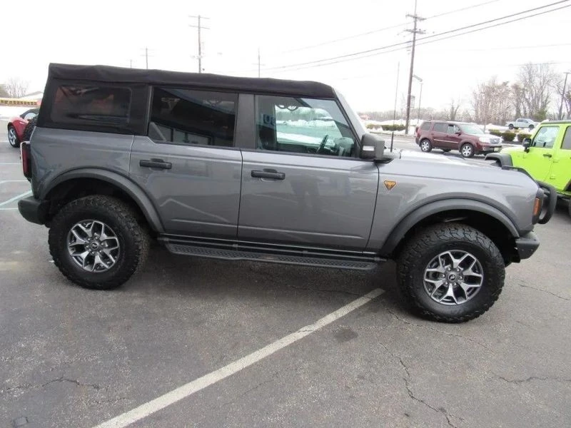 2021 Ford Bronco 6th Gen - Image 9 of 12