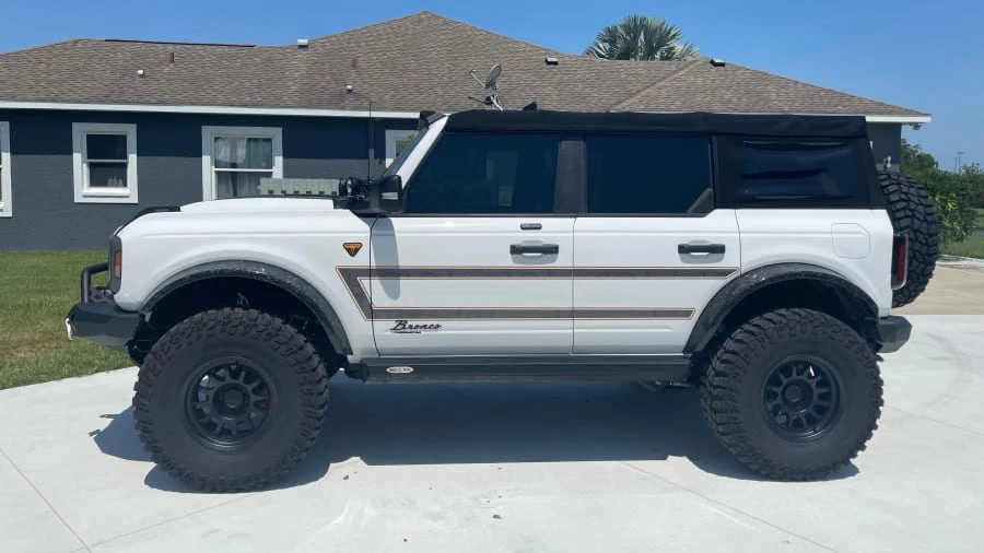 2021 Ford Bronco 6th Gen - Image 2 of 10