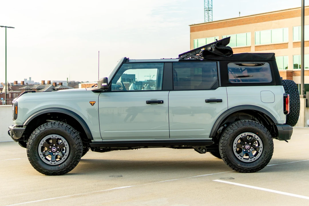 2021 Ford Bronco 6th Gen - Image 3 of 31
