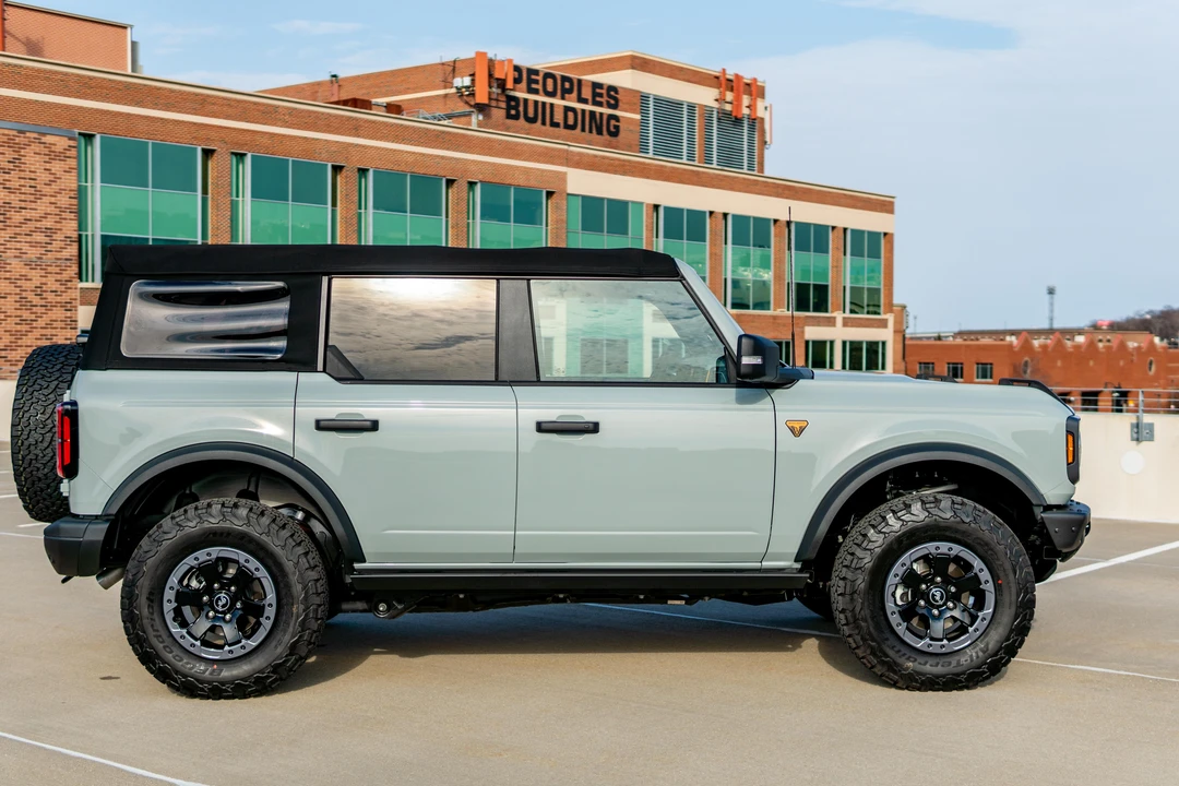 2021 Ford Bronco 6th Gen - Image 11 of 31