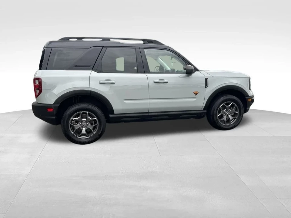 2021 Ford Bronco 6th Gen - Image 8 of 12