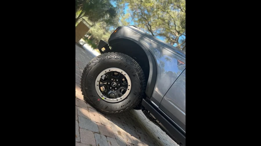 2021 Ford Bronco 6th Gen - Image 15 of 16