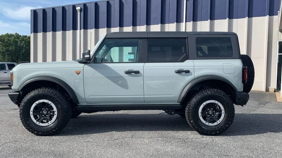 2021 Ford Bronco 6th Gen - Image 2 of 5