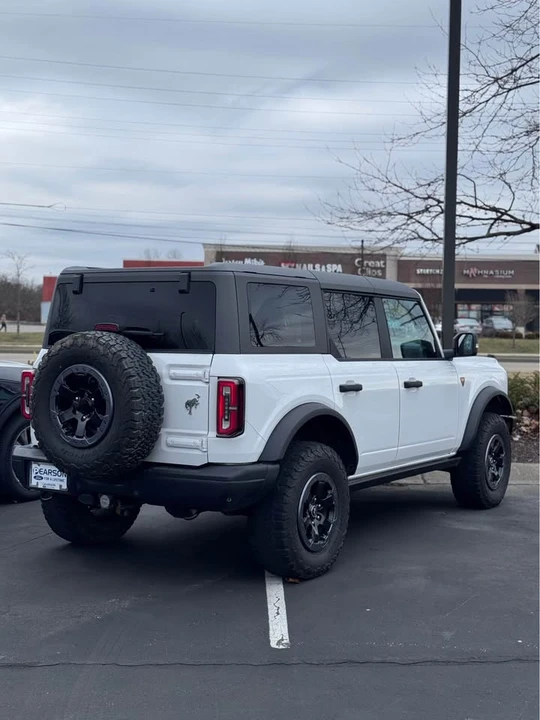 2021 Ford Bronco 6th Gen - Image 3 of 4