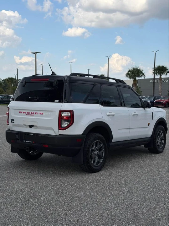 2021 Ford Bronco 6th Gen - Image 3 of 19