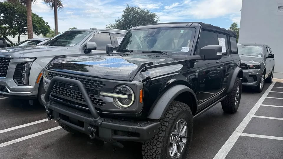2021 Ford Bronco 6th Gen - Image 9 of 9