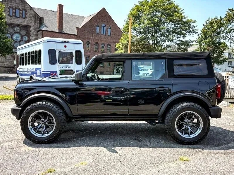 2021 Ford Bronco 6th Gen - Image 9 of 12