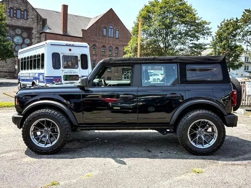 2021 Ford Bronco 6th Gen - Image 9 of 12