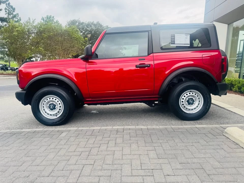 2021 Ford Bronco 6th Gen - Image 3 of 10