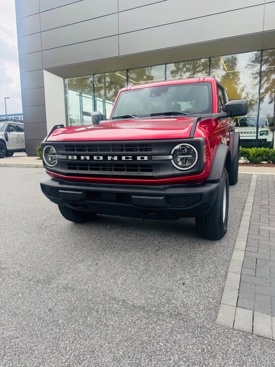 2021 Ford Bronco 6th Gen - Image 2 of 10