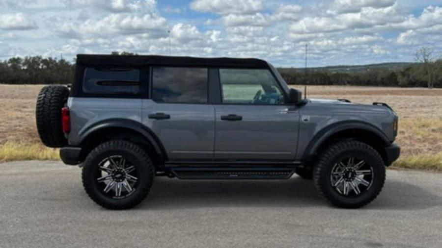 2021 Ford Bronco 6th Gen - Image 2 of 24