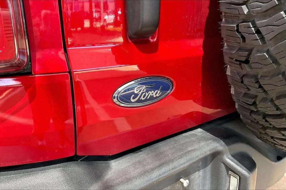 2021 Ford Bronco 6th Gen - Image 8 of 15