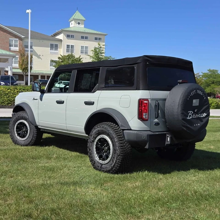2021 Ford Bronco 6th Gen - Image 2 of 10