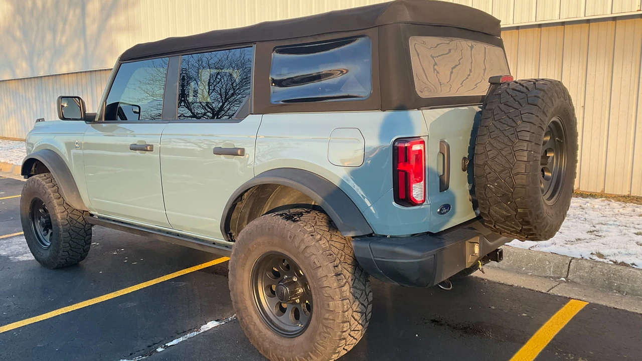2021 Ford Bronco 6th Gen - Image 3 of 18