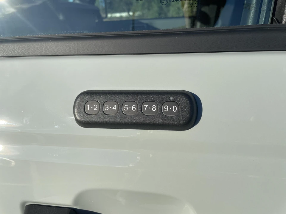 2021 Ford Bronco 6th Gen - Image 17 of 31
