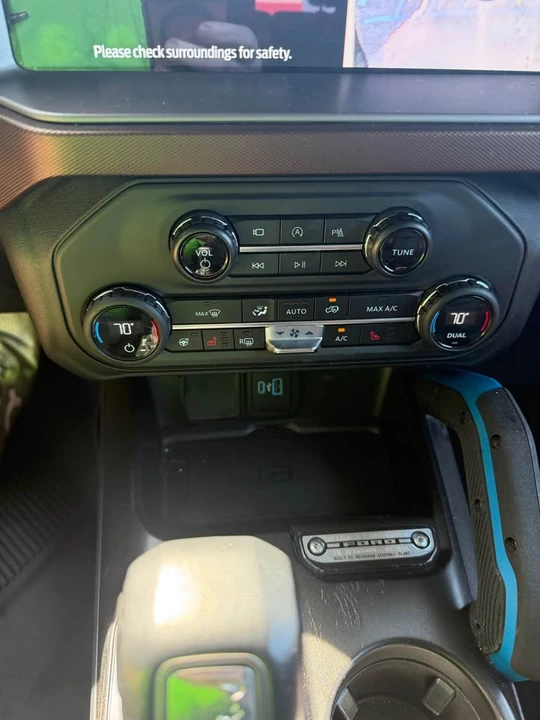 2021 Ford Bronco 6th Gen - Image 15 of 17