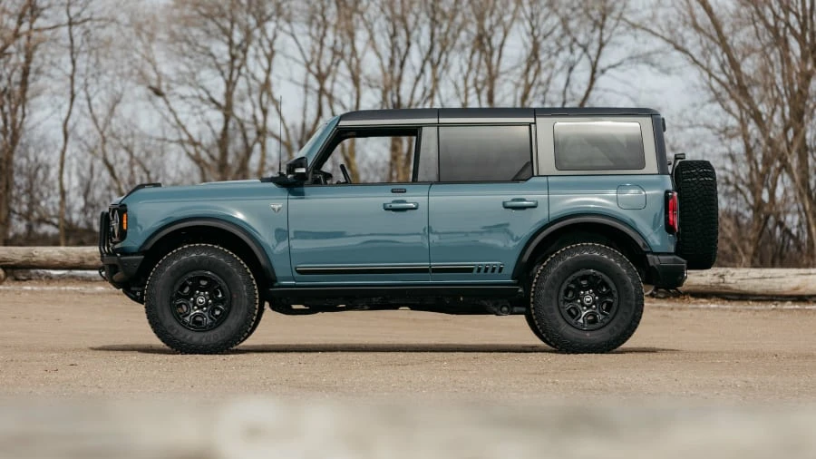 2021 Ford Bronco 6th Gen - Image 2 of 30