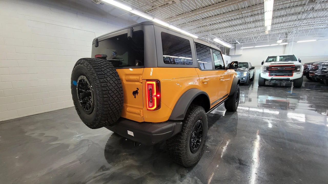 2021 Ford Bronco 6th Gen - Image 24 of 31