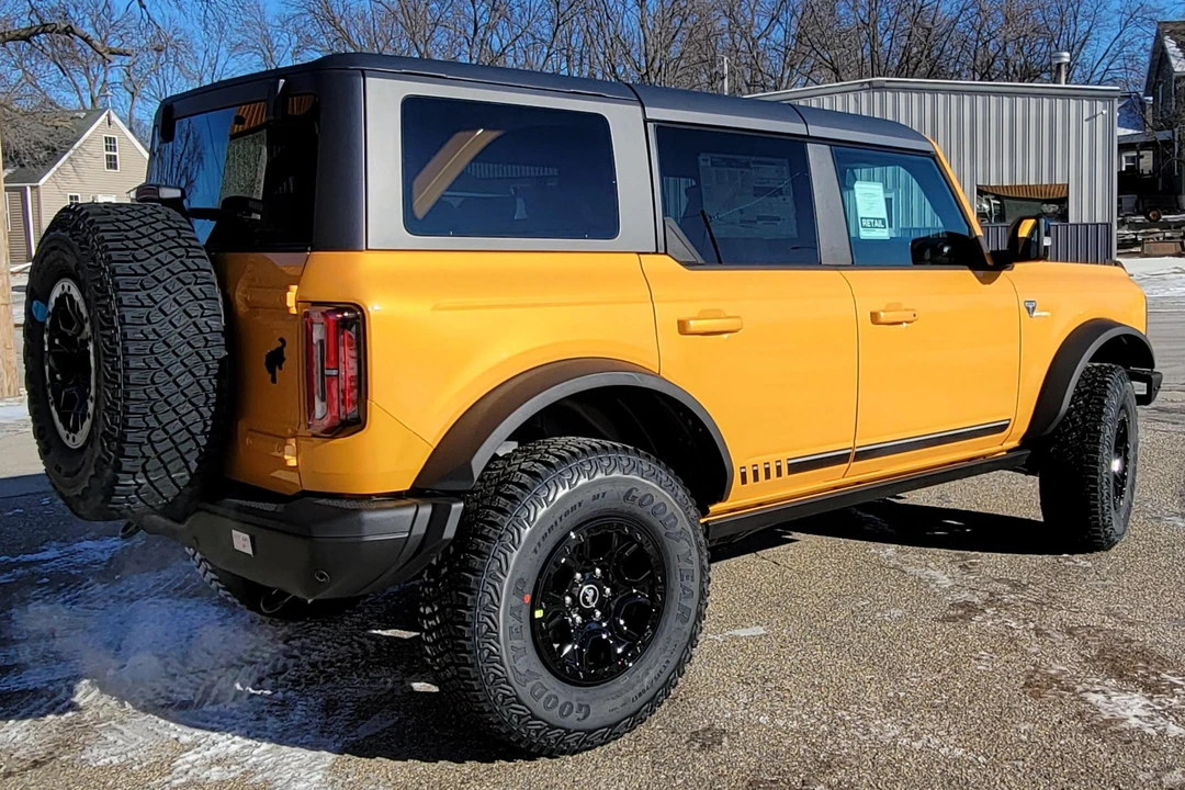 2021 Ford Bronco 6th Gen - Image 4 of 31