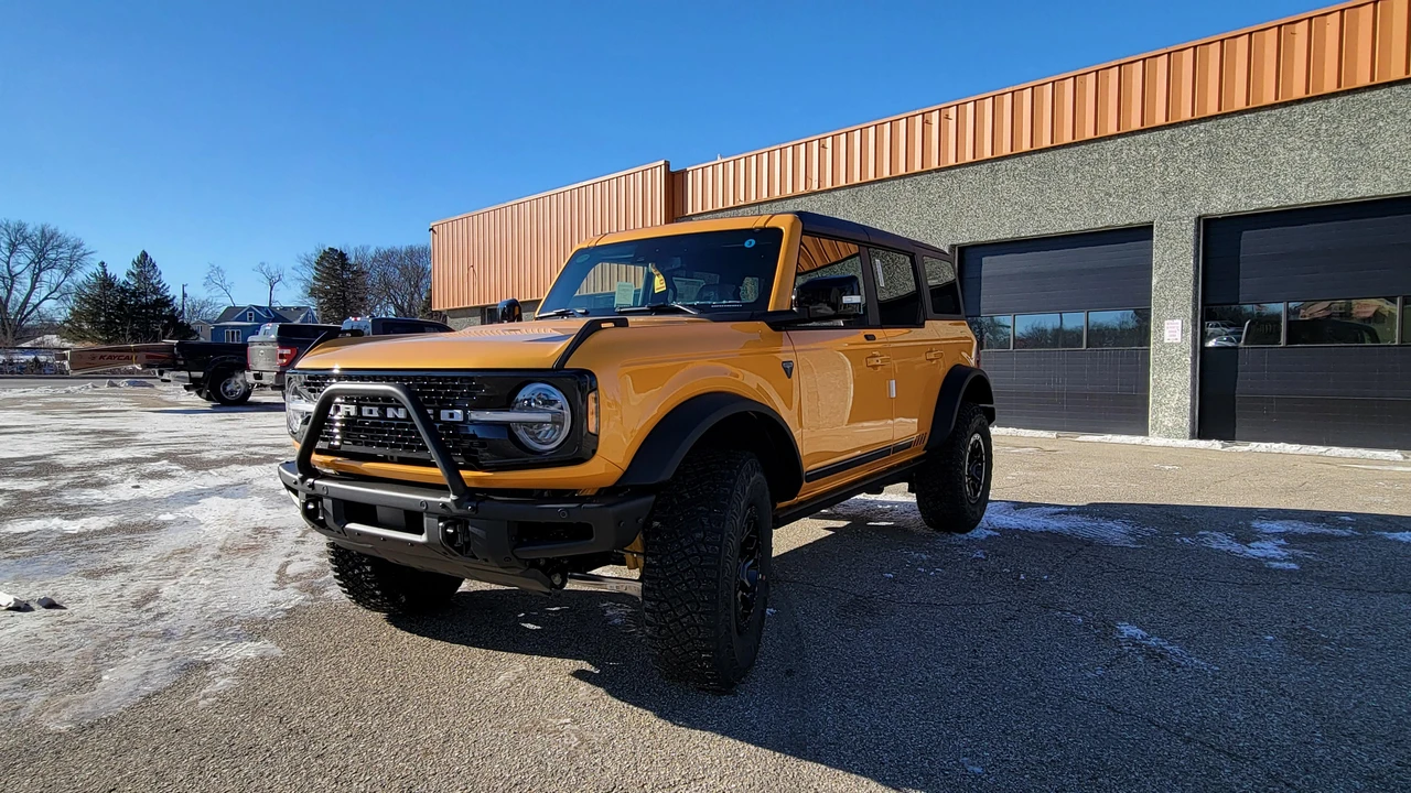 2021 Ford Bronco 6th Gen - Image 15 of 31