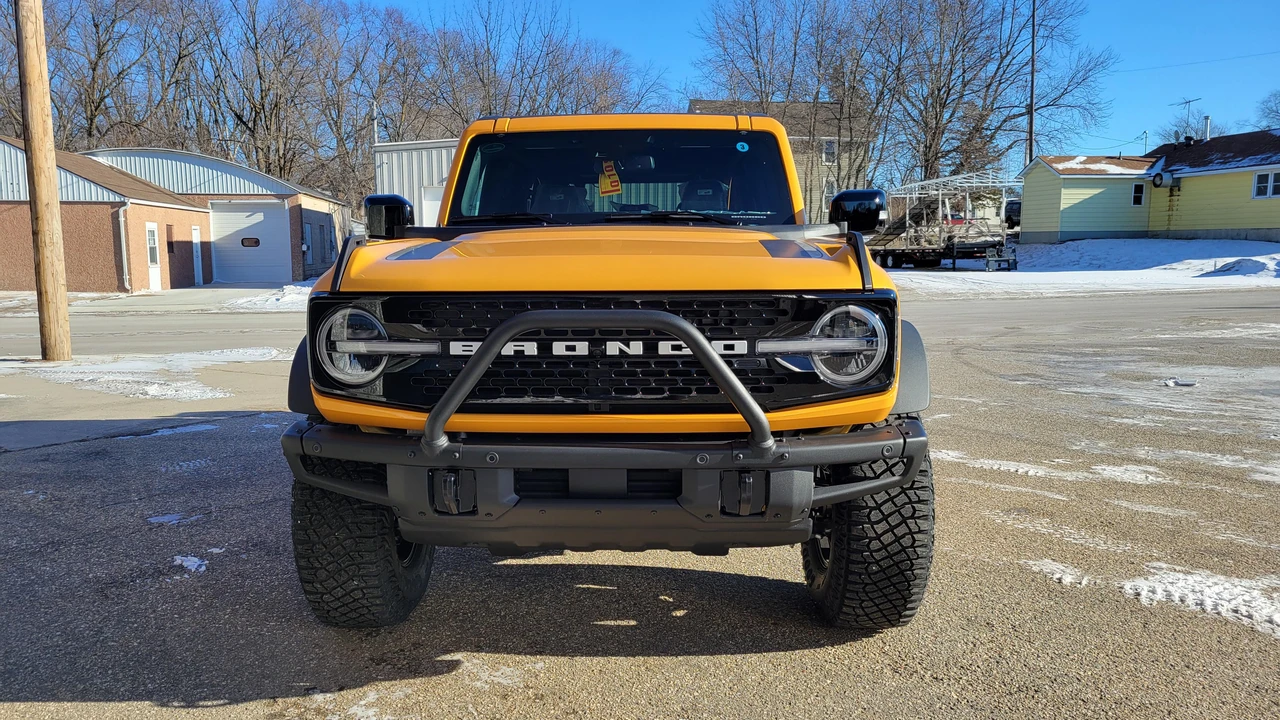2021 Ford Bronco 6th Gen - Image 10 of 31