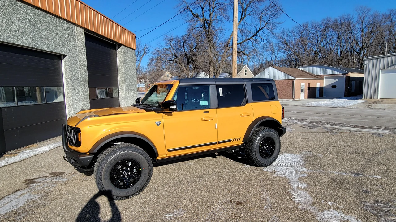 2021 Ford Bronco 6th Gen - Image 16 of 31