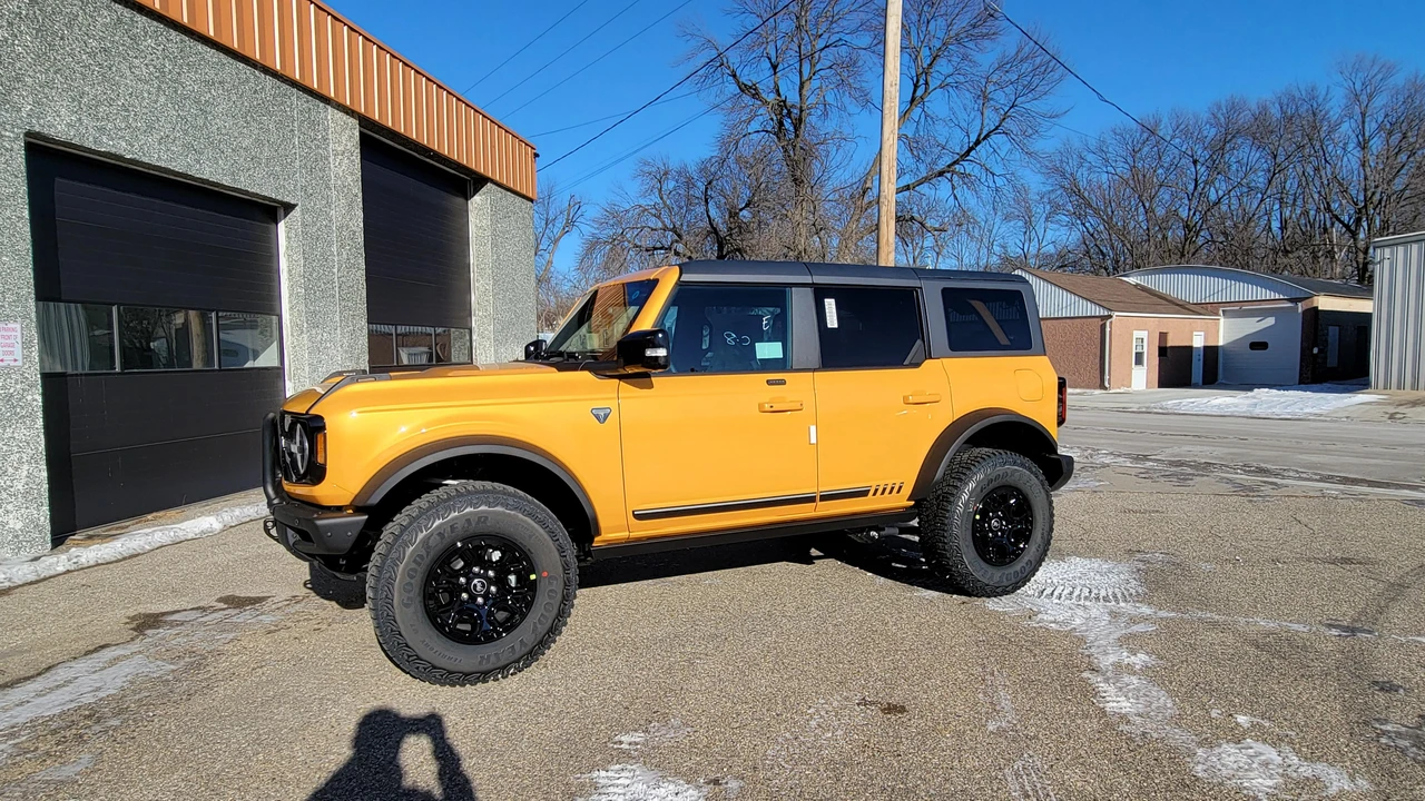 2021 Ford Bronco 6th Gen - Image 17 of 31