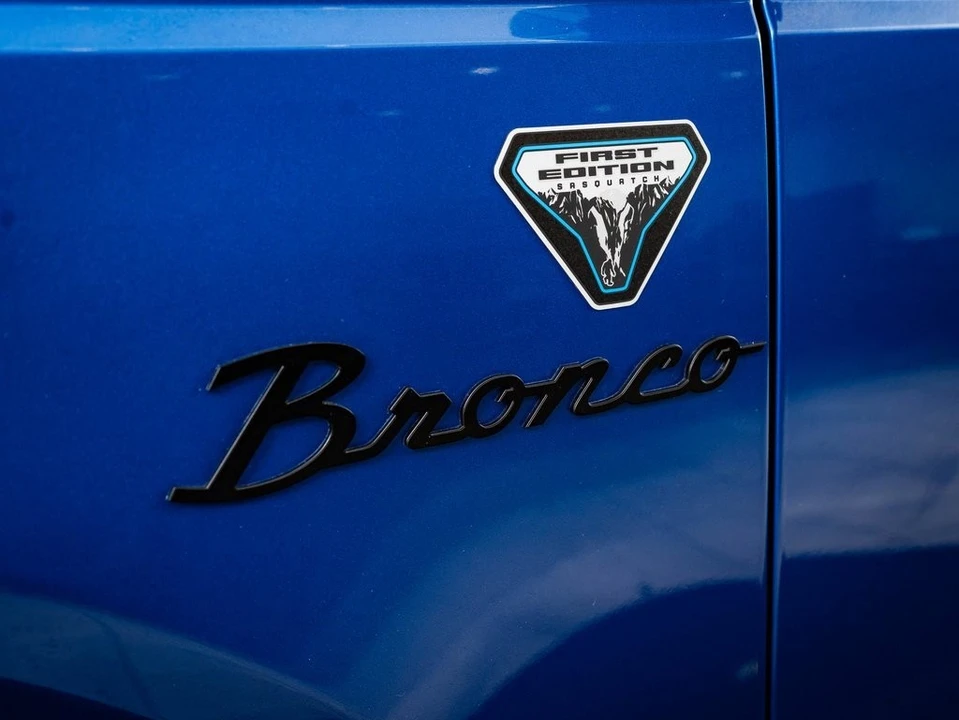 2021 Ford Bronco 6th Gen - Image 15 of 21