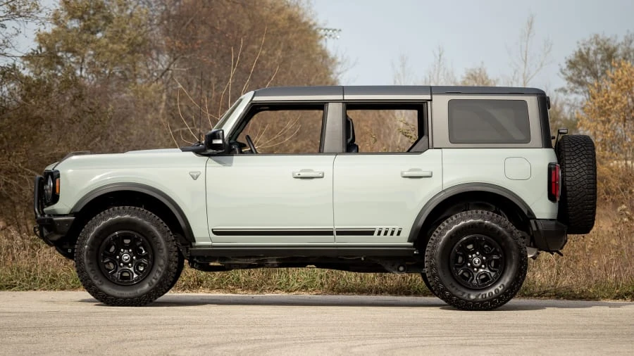 2021 Ford Bronco 6th Gen - Image 2 of 29