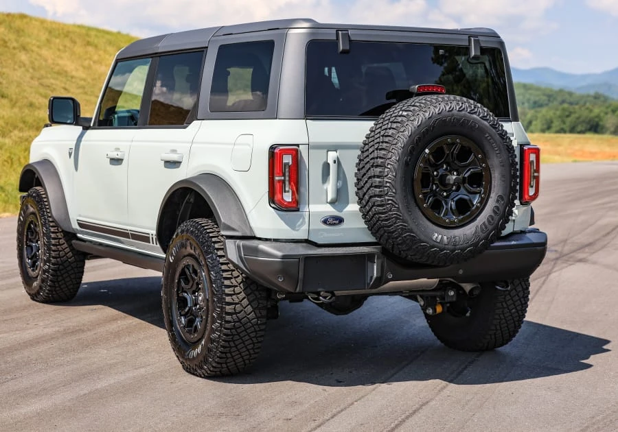 2021 Ford Bronco 6th Gen - Image 9 of 31