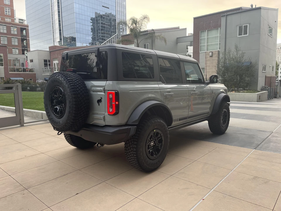 2021 Ford Bronco 6th Gen - Image 9 of 11