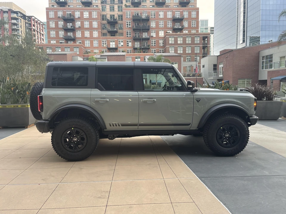 2021 Ford Bronco 6th Gen - Image 10 of 11