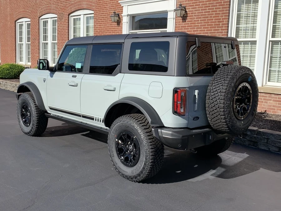 2021 Ford Bronco 6th Gen - Image 3 of 12
