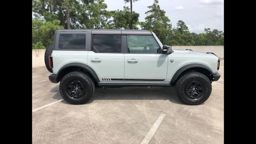 2021 Ford Bronco 6th Gen - Image 9 of 10