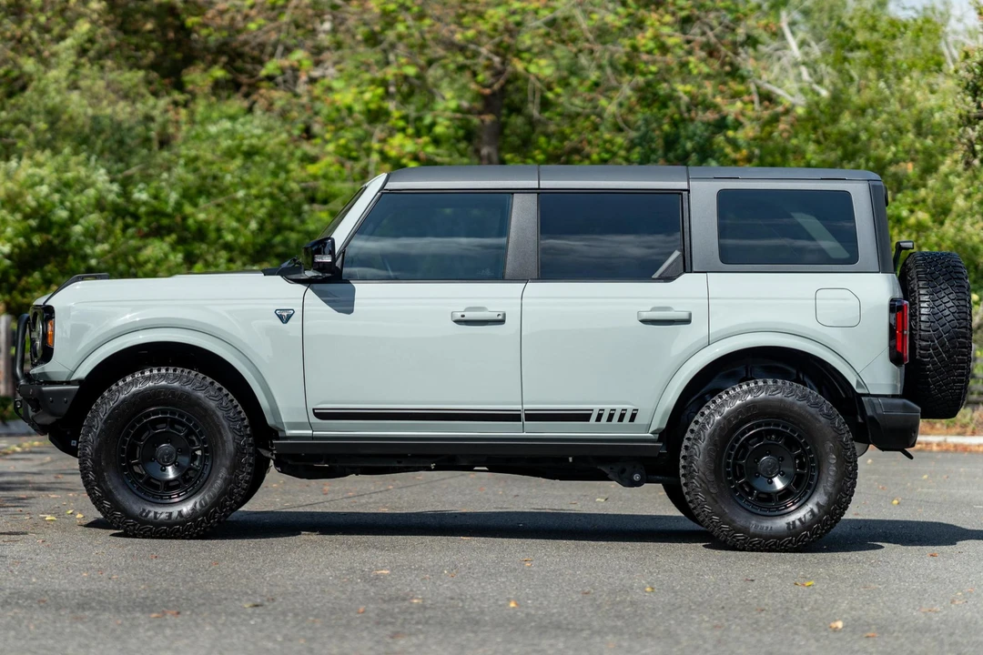 2021 Ford Bronco 6th Gen - Image 3 of 31